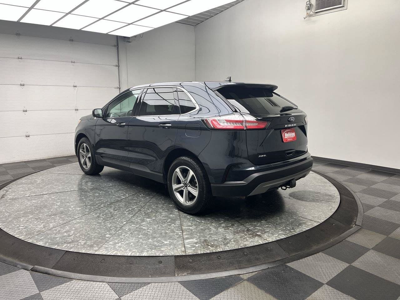 Used 2024 Ford Edge SEL w/ Convenience Package AWD/4WD image 2