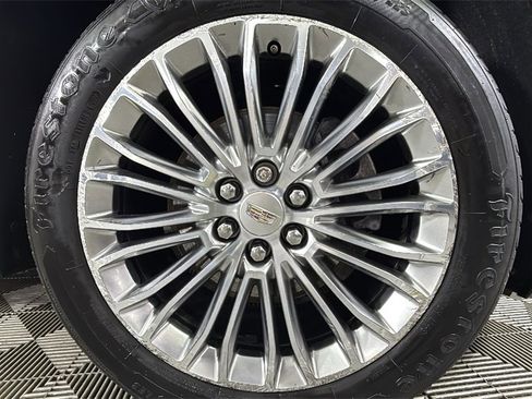 Used 2018 Cadillac XT5 Luxury w/ Driver Awareness Package image 33