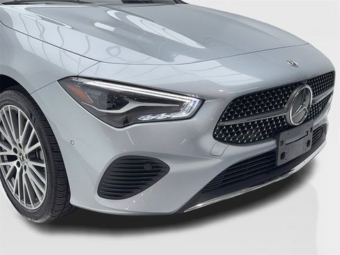 Used 2025 Mercedes-Benz CLA 250 image 3