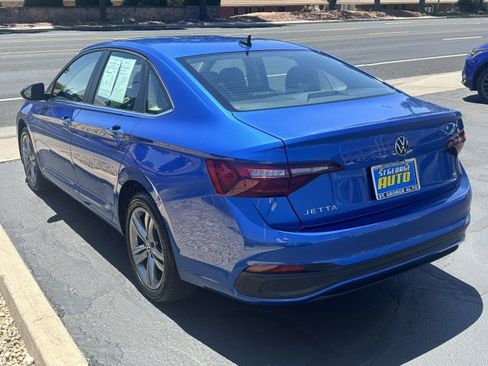 Used 2024 Volkswagen Jetta SE FWD image 5