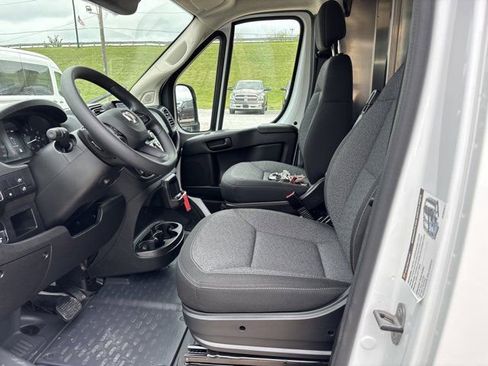 Used 2025 RAM ProMaster 2500 w/ Convenience Group image 14