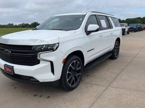 Used 2022 Chevrolet Suburban RST w/ Luxury Package AWD/4WD image 5