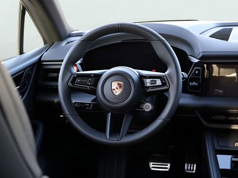 New 2025 Porsche Macan 4S Electric image 21