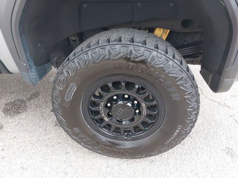 Used 2024 GMC Sierra 2500 AT4X w/ AT4X AEV Edition image 36