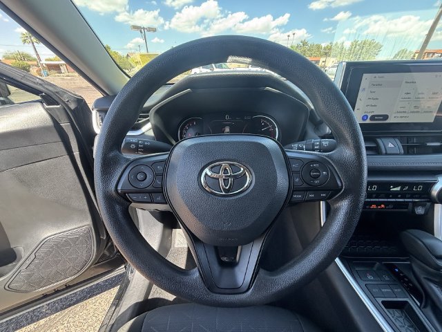 Used 2025 Toyota RAV4 XLE FWD image 26