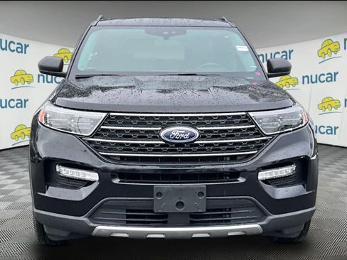 Used 2023 Ford Explorer XLT w/ Equipment Group 202A image 2
