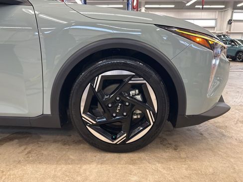 Certified 2025 Kia K4 EX FWD image 32