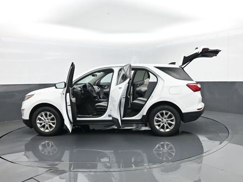 Used 2021 Chevrolet Equinox LS w/ LS Convenience Package AWD/4WD image 29