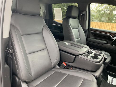 Used 2025 GMC Sierra 1500 SLT AWD/4WD image 28