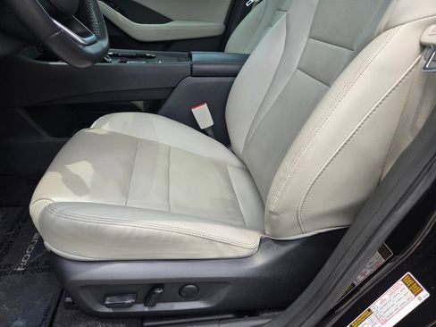 Used 2024 Nissan Rogue SL w/ SL Premium Package FWD image 10