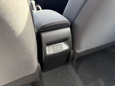 Used 2025 Toyota Corolla LE image 24