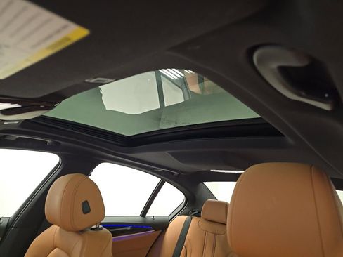 Used 2023 BMW 530i w/ Convenience Package RWD image 14