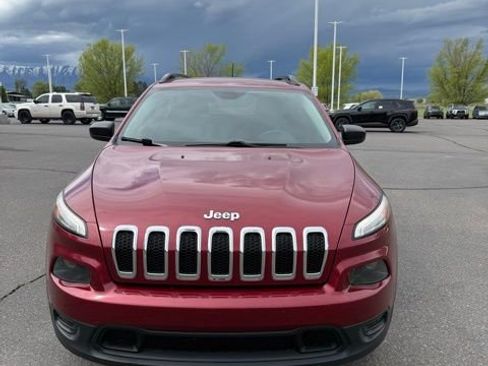 Used 2016 Jeep Cherokee Sport AWD/4WD image 3