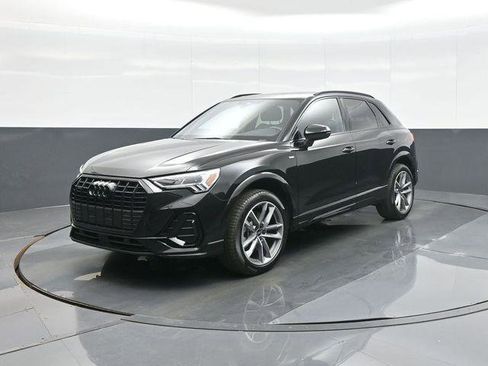 Used 2023 Audi Q3 2.0T Premium Plus w/ Premium Plus Package AWD/4WD image 3
