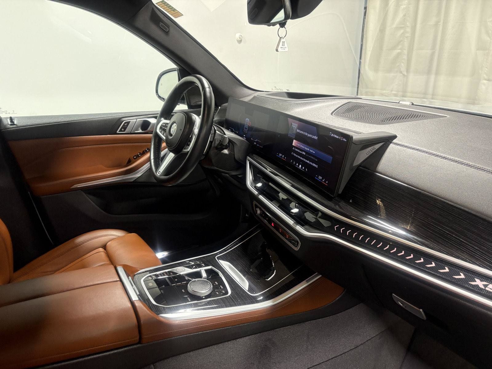 Used 2024 BMW X5 xDrive40i w/ M Sport Package AWD/4WD image 15