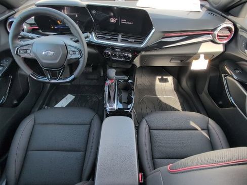 New 2026 Chevrolet Trax RS w/ Sunroof Package image 4