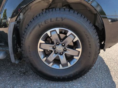 Used 2014 Nissan Frontier PRO-4X w/ Pro-4x Luxury Package AWD/4WD image 11