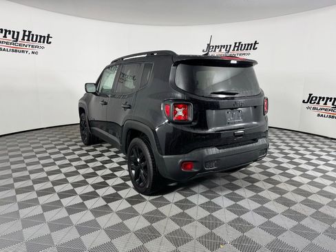 Used 2023 Jeep Renegade Altitude image 8