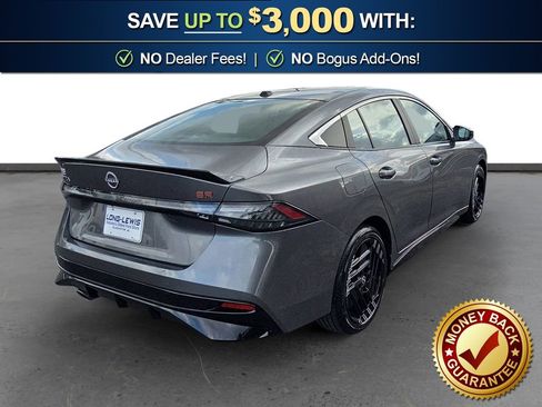 Used 2026 Nissan Sentra SR w/ Floor Mat Package image 7