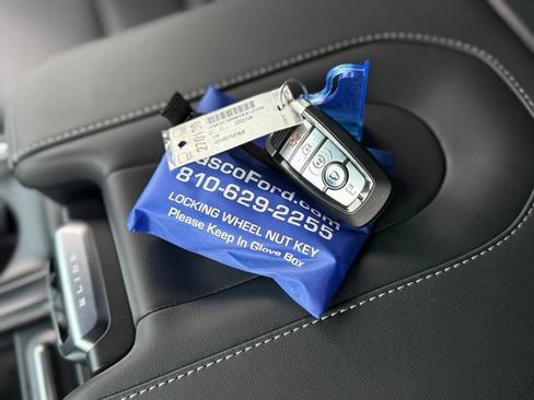 New 2027 Ford Expedition Platinum w/ Stealth Appearance Package AWD/4WD image 6
