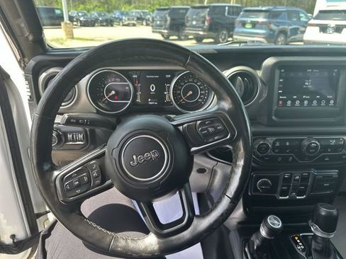 Used 2021 Jeep Gladiator Sport AWD/4WD image 14