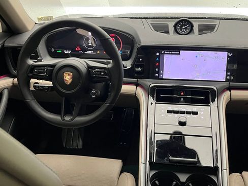 Used 2025 Porsche Panamera 4 image 25