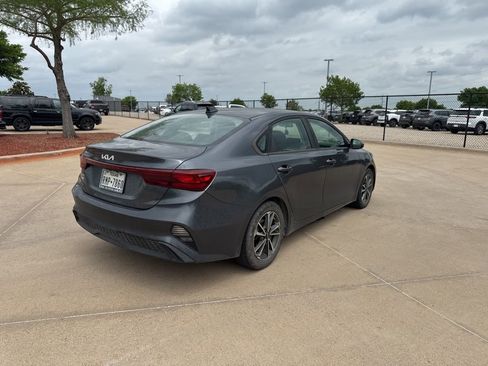 Used 2022 Kia Forte LXS image 5