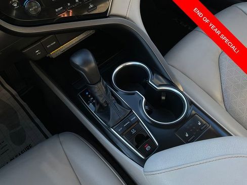 Used 2019 Toyota Camry XSE image 18