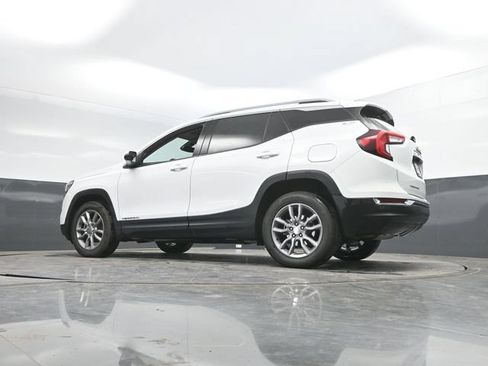 Used 2024 GMC Terrain SLT AWD/4WD image 50