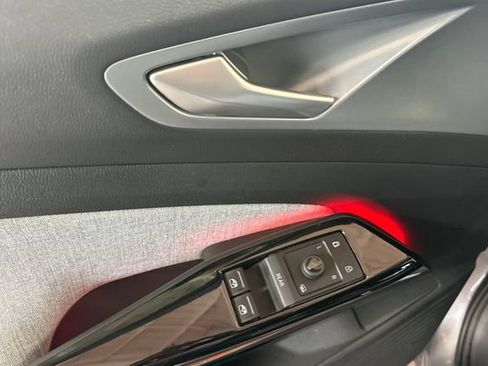 Certified 2023 Volkswagen ID.4 Pro image 13
