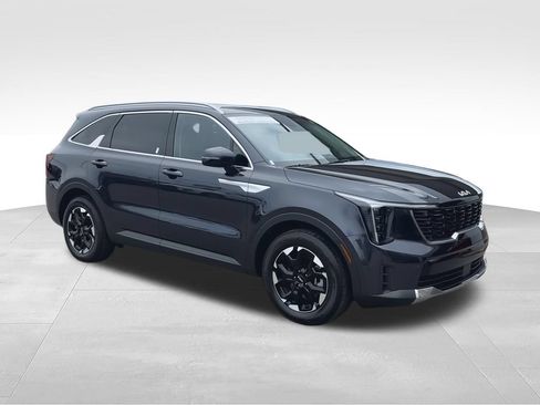 Used 2025 Kia Sorento S FWD image 2