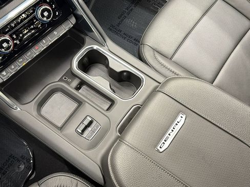 Used 2025 GMC Sierra 3500 Denali w/ Denali Reserve Package image 28