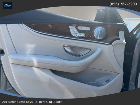 Used 2018 Mercedes-Benz E 300 4MATIC w/ Premium 1 Package image 9