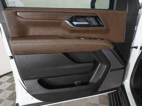 Used 2026 GMC Yukon XL Denali Ultimate AWD/4WD image 18