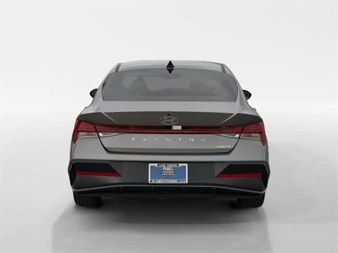 Certified 2025 Hyundai Elantra Limited image 4