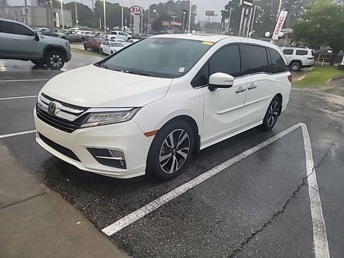 Used 2019 Honda Odyssey Elite image 3