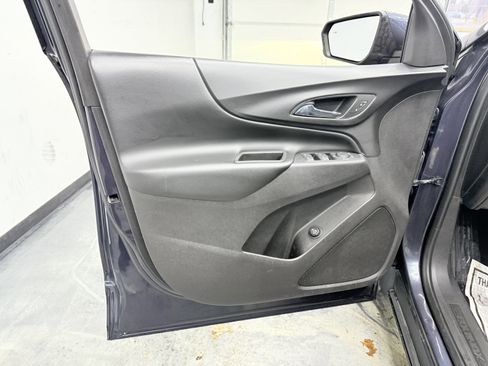Used 2018 Chevrolet Equinox LT image 12