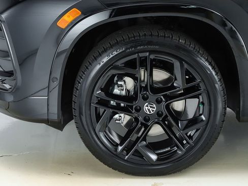 New 2026 Volkswagen Tiguan SE R-Line image 5