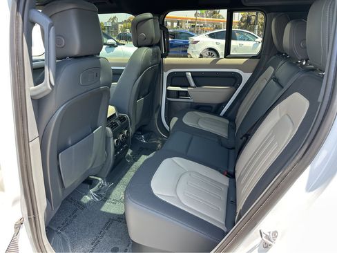 Used 2022 Land Rover Defender 110 X-Dynamic HSE image 10