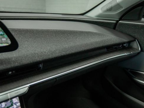 Used 2025 Lucid Air Touring AWD/4WD image 22