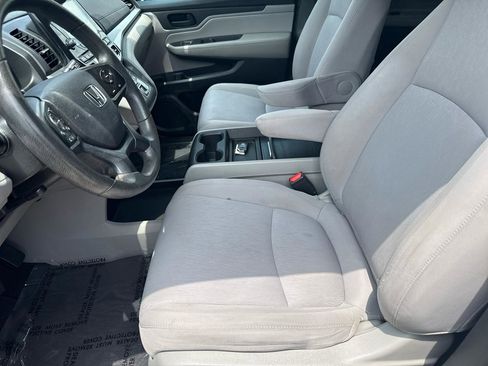 Used 2018 Honda Odyssey EX image 11