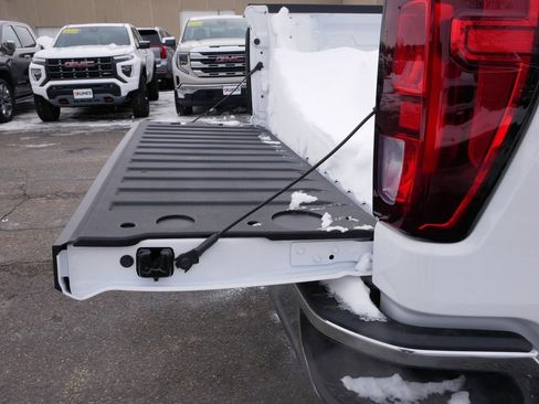 New 2026 GMC Sierra 1500 SLE w/ Preferred Package AWD/4WD image 7