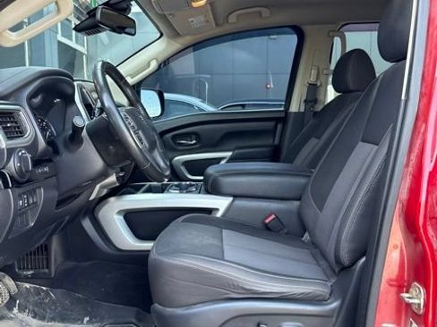 Used 2021 Nissan Titan SV w/ SV Convenience Package AWD/4WD image 5