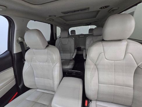 Used 2020 Kia Telluride SX w/ Towing Package FWD image 10