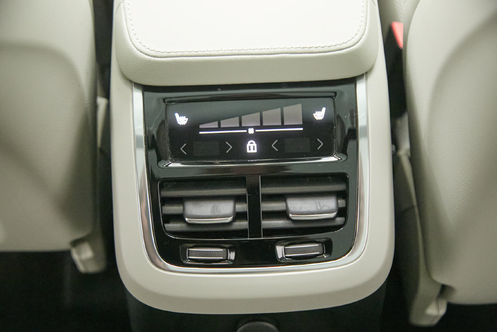 Certified 2025 Volvo XC90 T8 Ultra w/ Protection Package Premier AWD/4WD image 26