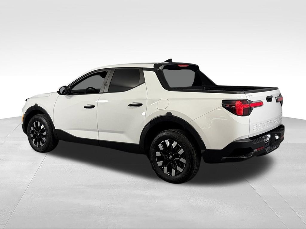 Used 2025 Hyundai Santa Cruz SE AWD/4WD image 9
