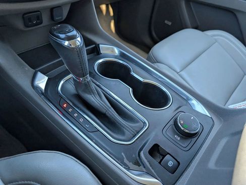 Used 2018 Chevrolet Traverse LT image 28