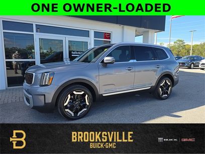 Used 2024 Kia Telluride EX w/ EX Captain's Chair Package