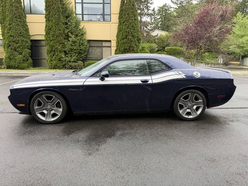 Used 2013 Dodge Challenger R/T RWD image 8