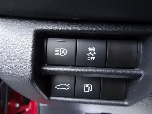 Used 2022 Toyota Avalon XLE image 10